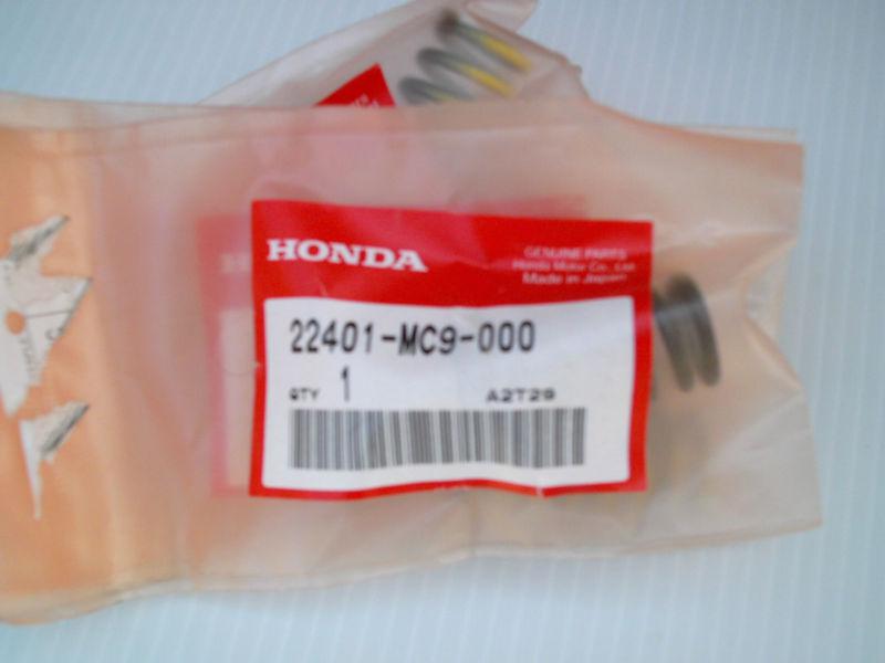 Honda clutch springs  4 each..1982 - 1986 cb 450 oem honda part # 22401-mc9-000