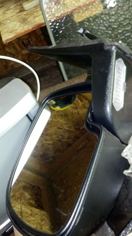 2001 chevy suburban drivers side mirror