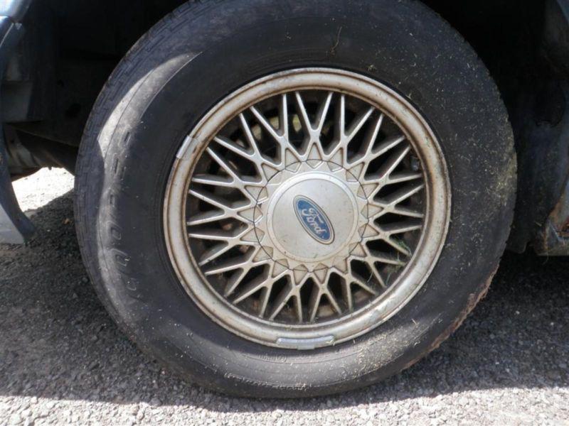92 ford crown victoria 15" 15x6 5 lug used oem aluminum wheel 132792(2)