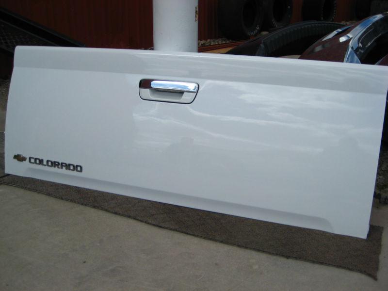 2004-2012 chevrolet colorado tailgate new take off oem white complete
