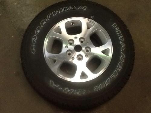 99 04 jeep grand cherokee tire & rim wheel p245/70r16 goodyear wrangler sr-a new