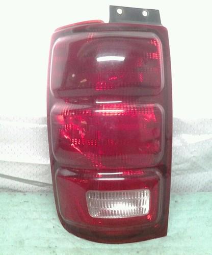 97-02 ford expedition lh oem  driver side tail light assembly used