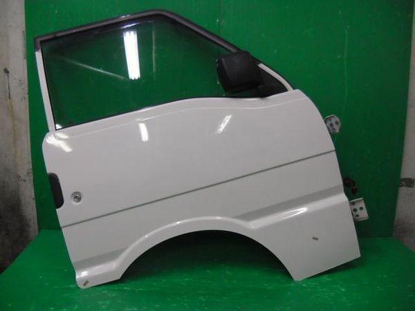 Mazda bongo 1996 front right door assembly [1013100]