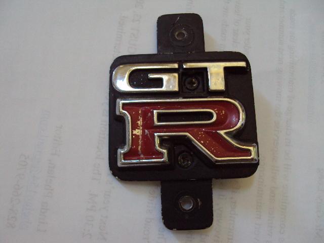 Nissan gt-r skyline r33 r34 jdm grille emblem gtr used w/ grille mounting plate