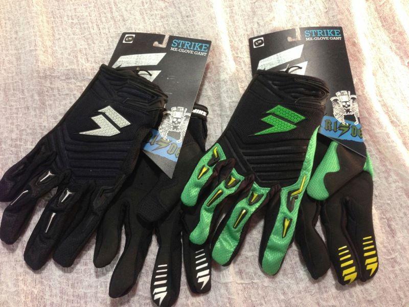 2 pair shift racing strike gloves large 1 green 1 black brand new w/tags no res