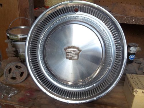 1974-79 cadillac deville  fleetwood 15 inch hubcap