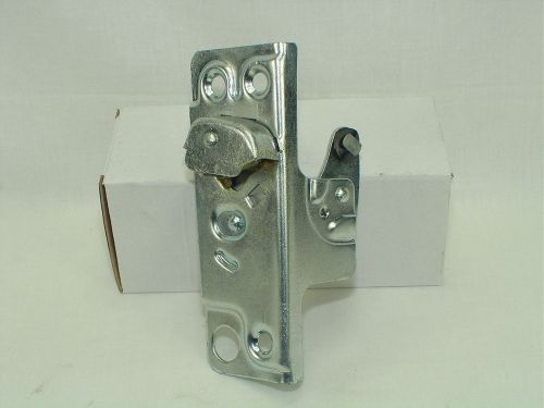 55 56 57 58 59  chevrolet truck or pick up door latch right side exact &amp; correct