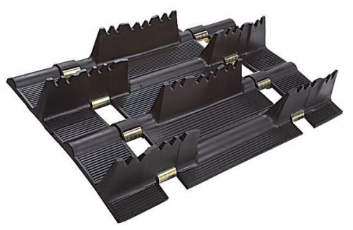 Camoplast - 9798m - challenger mountain tracks, 15in. x 121in.