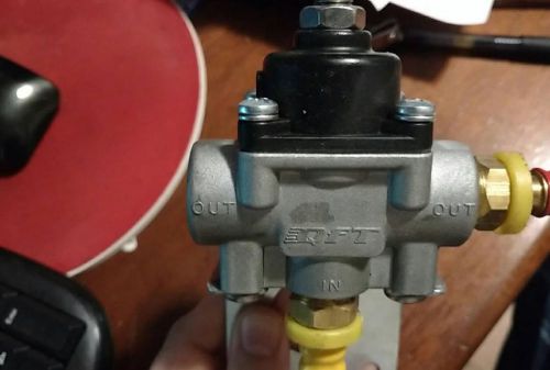 Fuel pressure regulator qft quick fuel