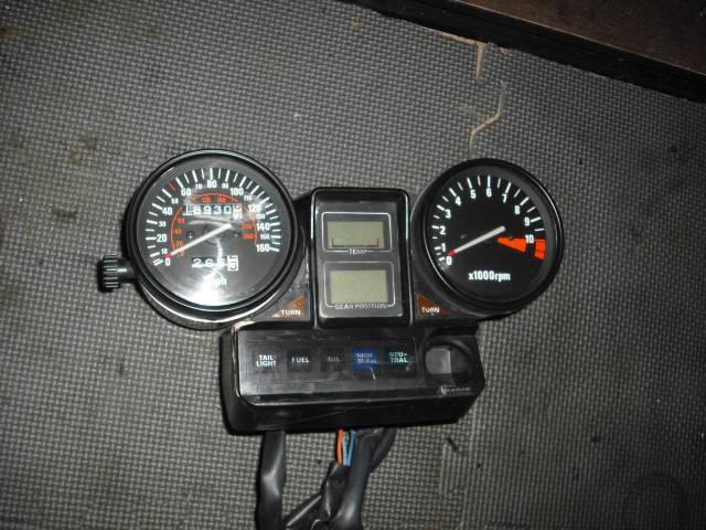 HONDA VF700 C  v45 1984  magna gauges speedometer tachometer 37200-MB1-871