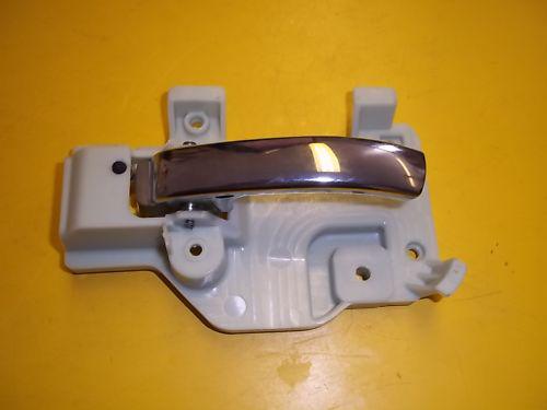 09-11 jeep patriot left driver side front oem inside interior door handle