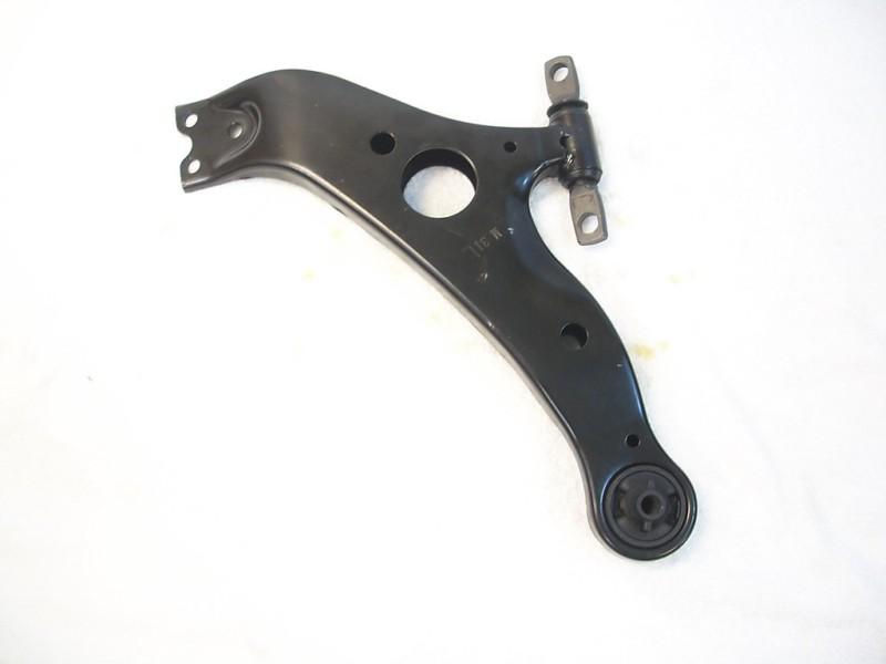 Toyota sienna front lower r control arm  04-10