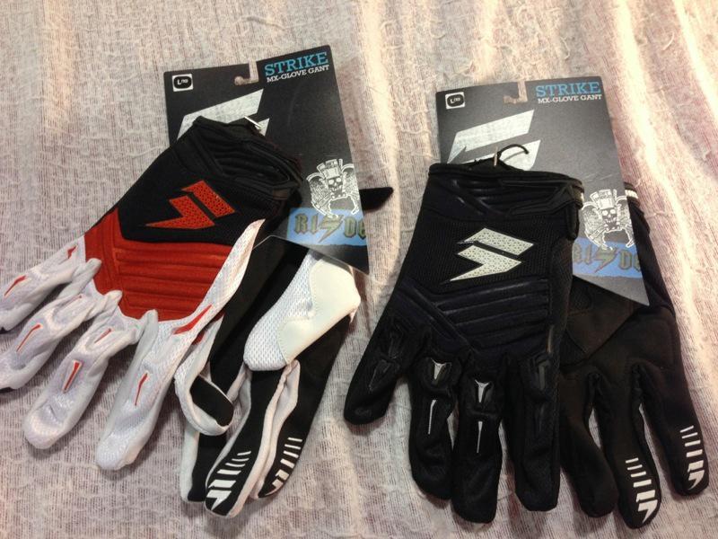 2 pair shift racing strike gloves large 1 red 1 black brand new w/tags no res