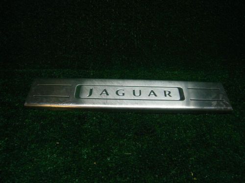 2011 jaguar xjl x35i oem lh driver side door sill kick guard rocker panel