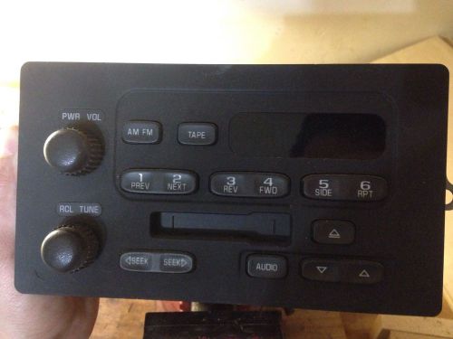 Gmc radio stereo head unit part # 15762294 cd player chevrolet gm