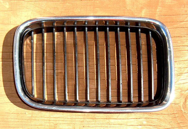 Bmw 3 series e36 chrome wide front grille -  right side - 8122238 - oem
