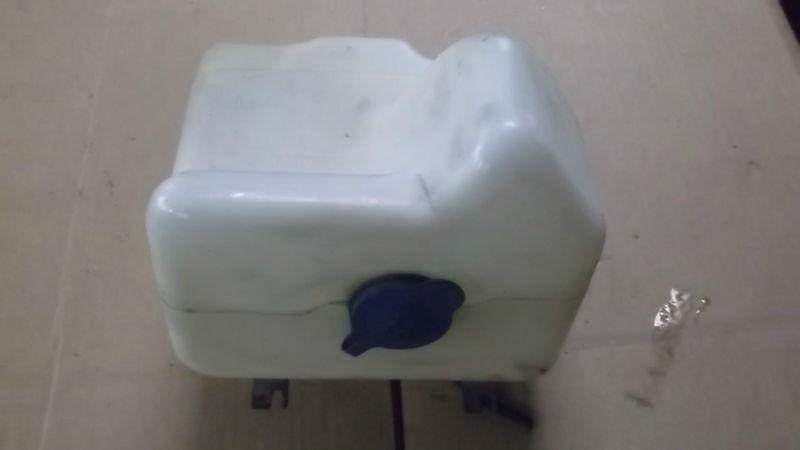 Land rover discovery 1 windshield washer fluid tank 94 95 96 97 98 99wiper