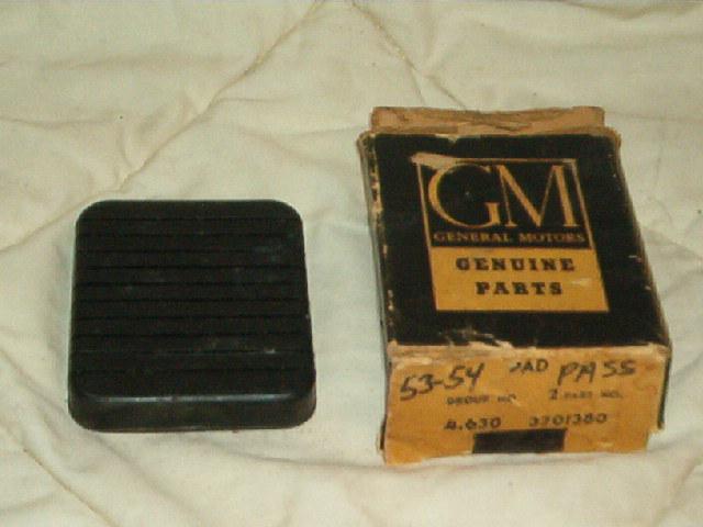 Nos gm chevrolet pedal cover pad 1953 1954 3701380 new in box mint nr