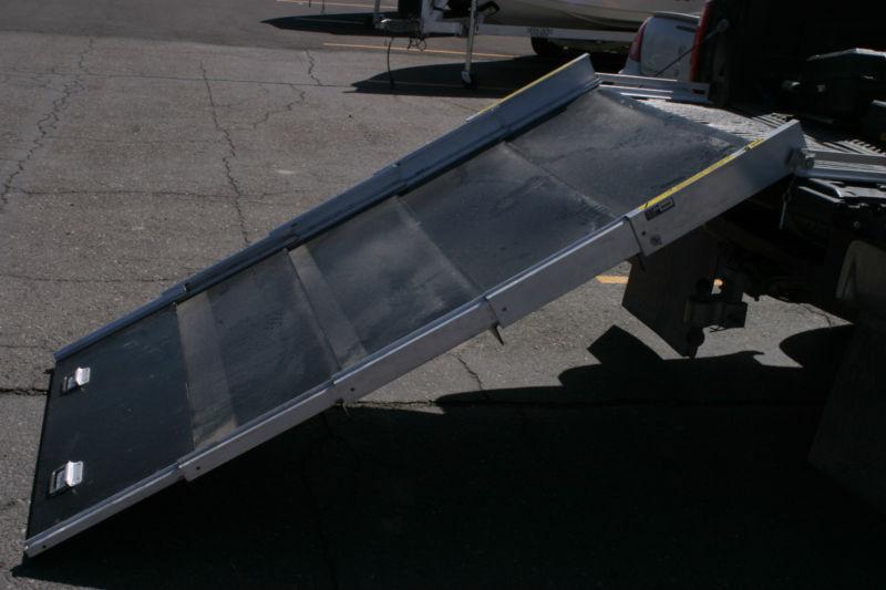 Telescoping pickup ramp - 1500 lb capacity - aluminum - attaches to tailgate 