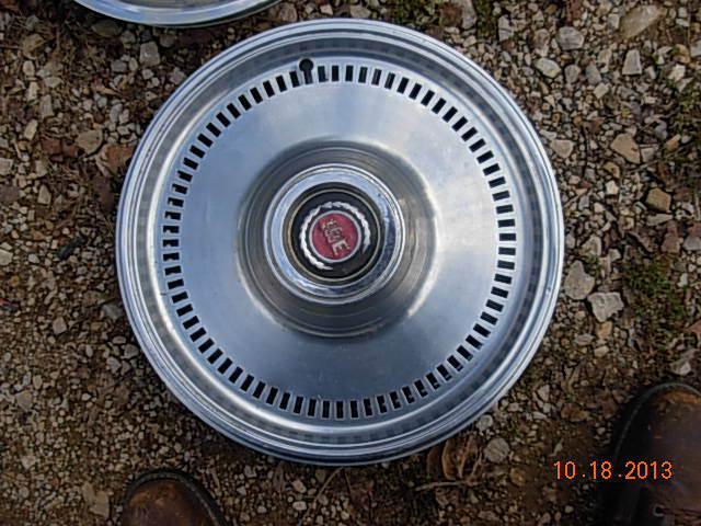 74 75 ford torino wheel cover hub cap h# 732 
