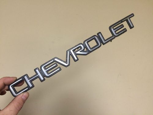 A5m9  chevy chevrolet blazer s10 tahoe silverado script emblem truck suv oem gm