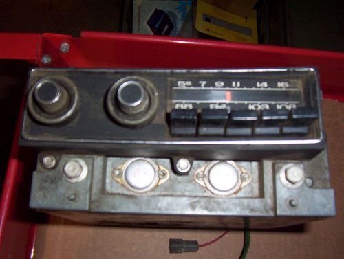 Mopar 1972 fury am fm radio in working condition