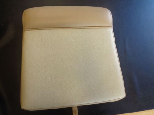 Scout tan / off white jump seat cushion 16&#034; x 15&#034; marine boat