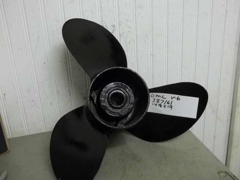  used johnson or evinrude aluminum propeller  v-6 oem 387161  19 pitch