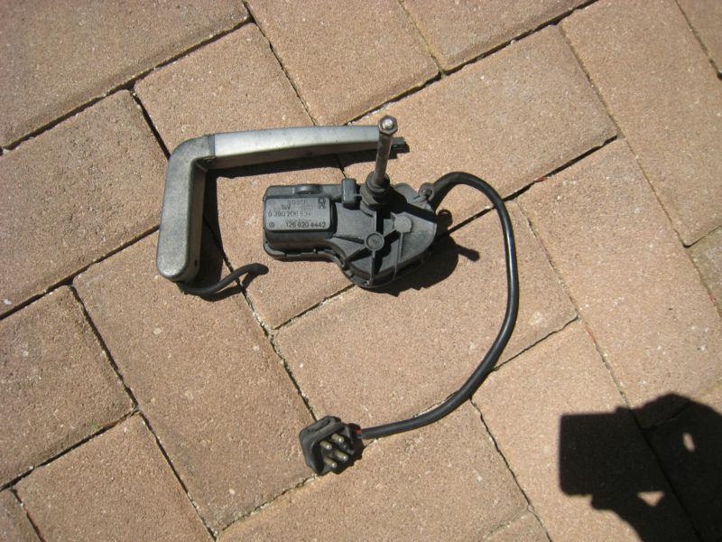  mercedes w126 head light wiper motor and arm   right side 