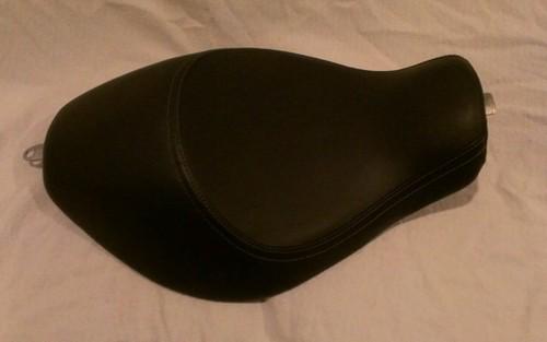 2012 harley nighster seat with gray stitching 