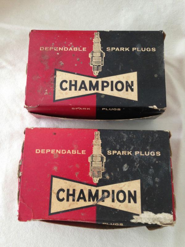 Vintage champion spark plugs w/ box  nos   uj -18y