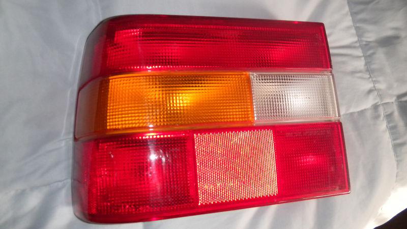 Volvo 850 sadan taillight used in great shape (right or left) you decide 