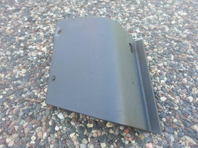 93-98 jeep grand cherokee 4d right front fender lower cladding rocker