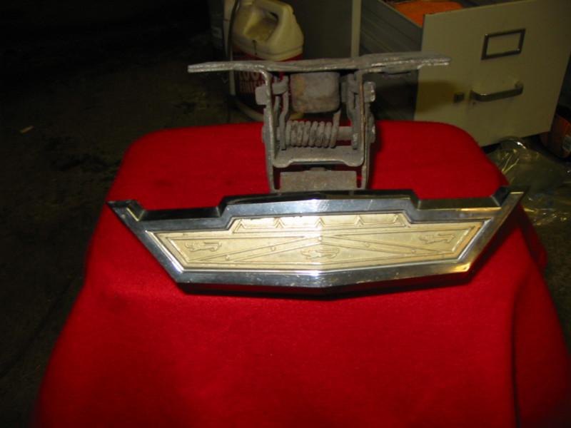 1963 ford galaxie hood emblem/hood relese assembly