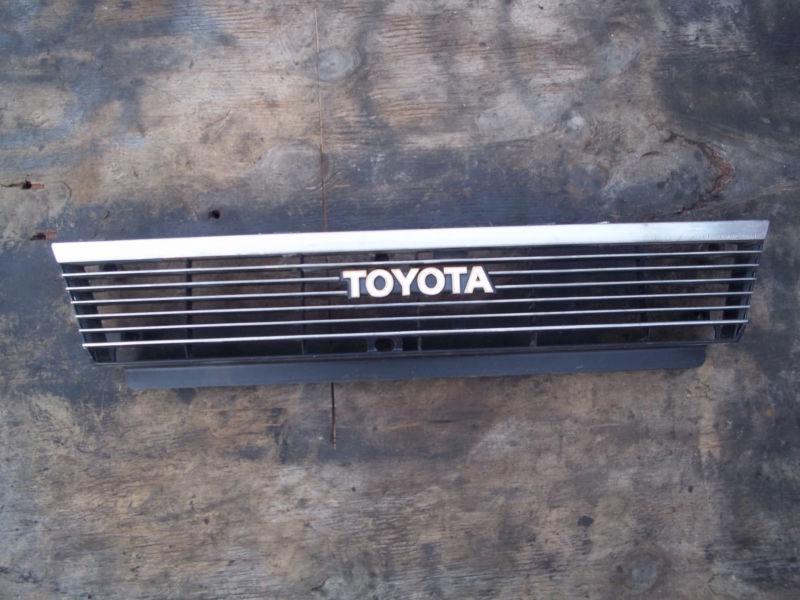 Toyota grill