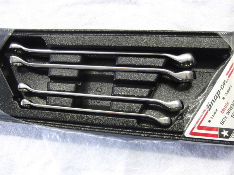 Snap on tools metric box end wrench set with tray
