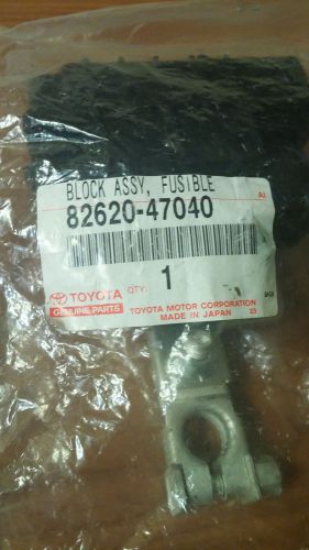 Toyota prius positive terminal cable fuse (new oem part) 82620-47040