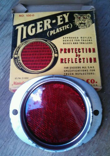 Vintage red tiger-ey no. 100-0 reflector in box rat rod trailer do-ray