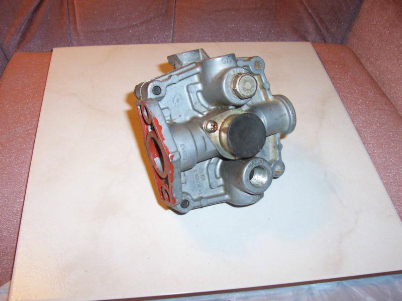 Gmc air brake  bendix valve new orig gm part
