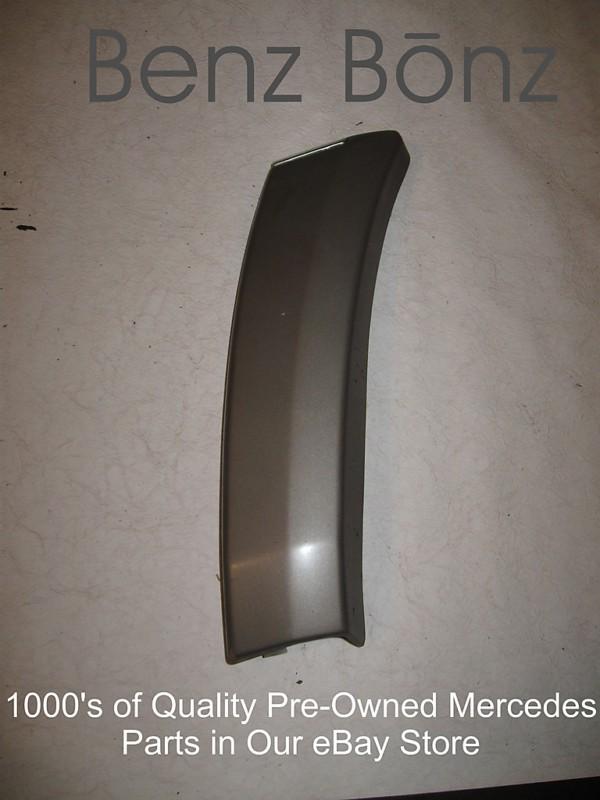 Left rear moulding between door and tire mercedes 300e 300d chassis w124.128