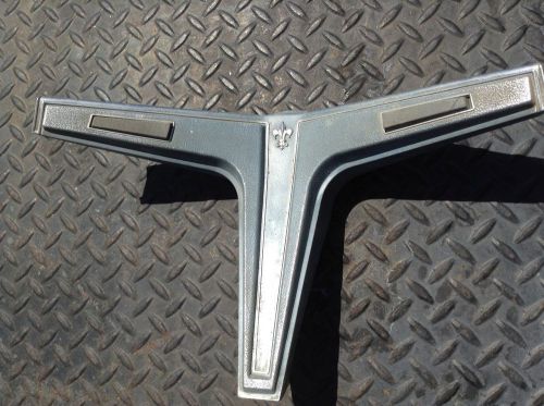 1968 68 impala caprice steering wheel horn cover with caprice emblem