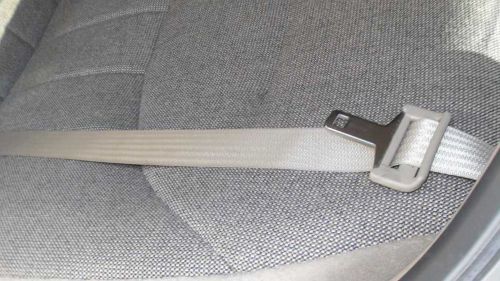 Crown vic 2001 seat belt assembly, rear 43332