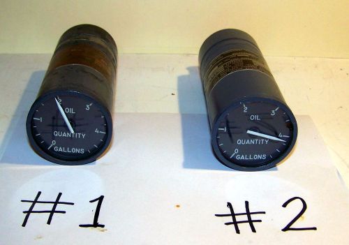 Boeing b-737 -200\300  oil quantity indicators - with serviceable tag