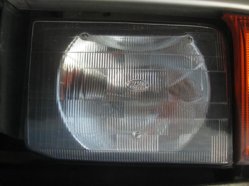 Land rover discovery right passenger headlight 1999-00-01-02-03-2004