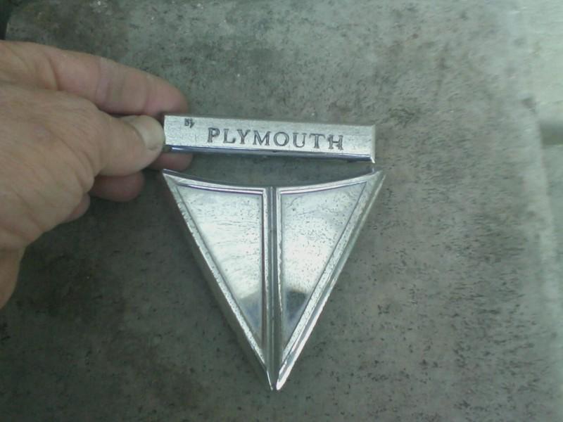 1965-66 plymouth valiant trunk emblem signet v100 v200 part # pt 2423848 sn 1