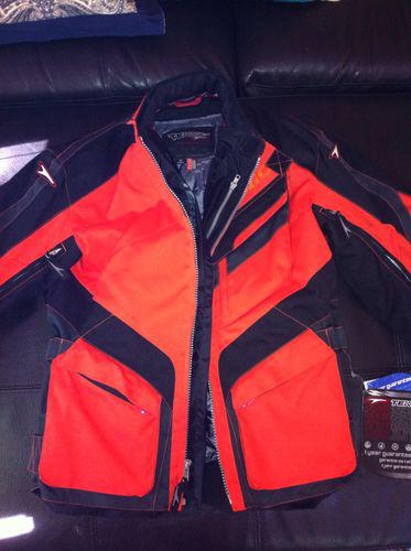 Nwt teknic stinger motorcycle jacket - 44 orange & black waterproof
