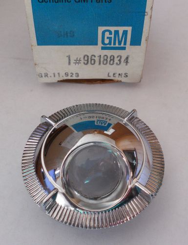 Nos gm 9618834 courtesy lamp lens and bezel 1979-90 buick cadillac oldsmobile