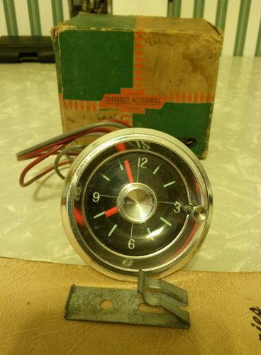 1961-1962 chevrolet impala clock nos
