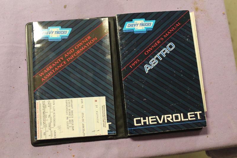 1995 chevrolet astro van  owners manual  set 