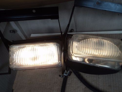Land rover discovery series 1 front bumper fog lights lh and rh